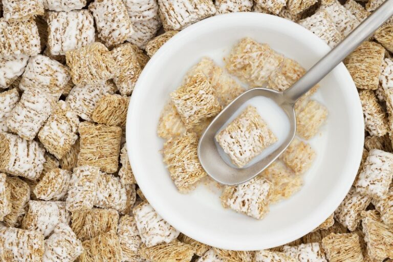 WholeGrainCerealwithMilkBedtimeSnackforBetterSleep Simply